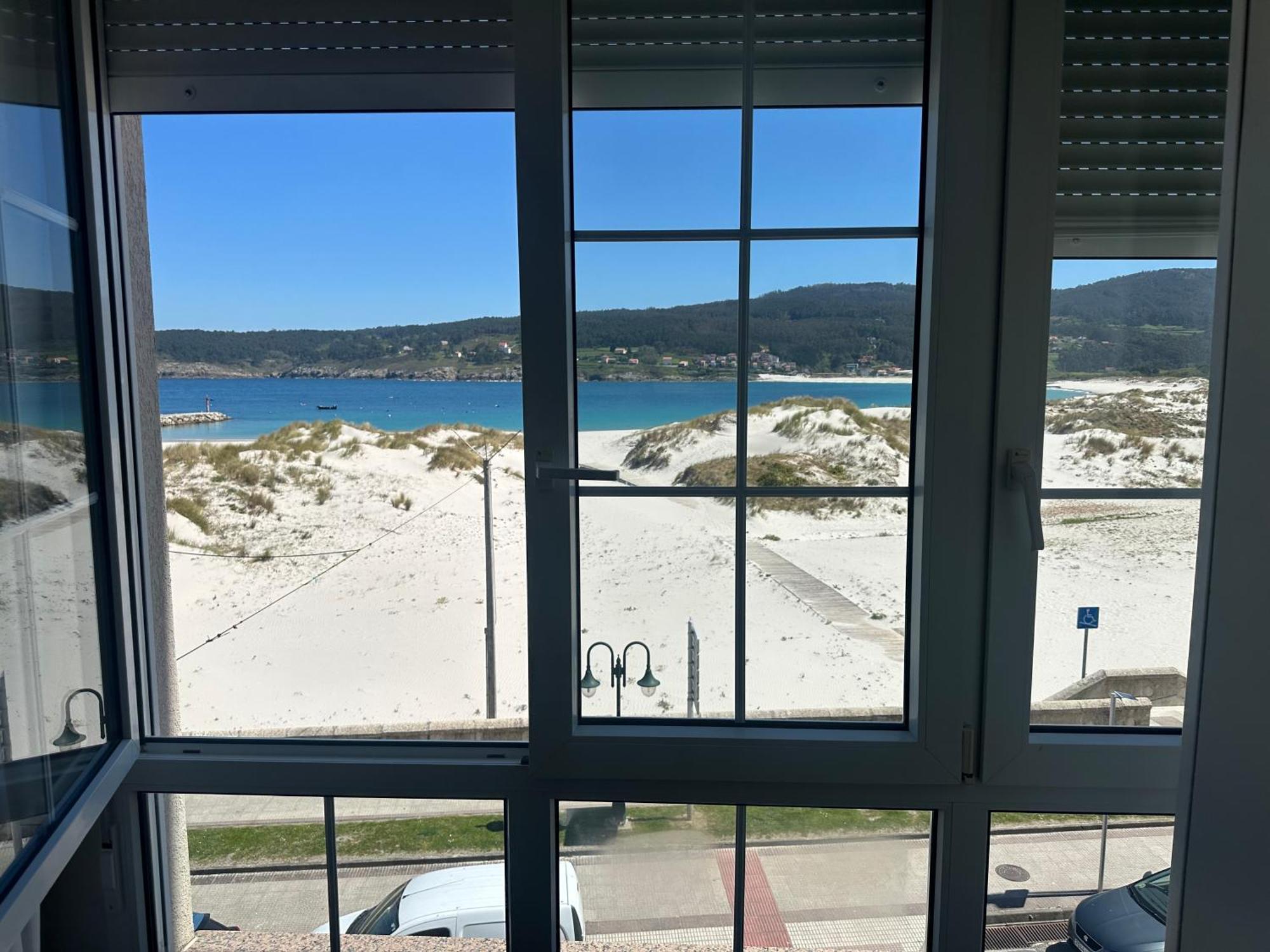Apartament A Terraza Pequena By Oktheway Laxe Zewnętrze zdjęcie