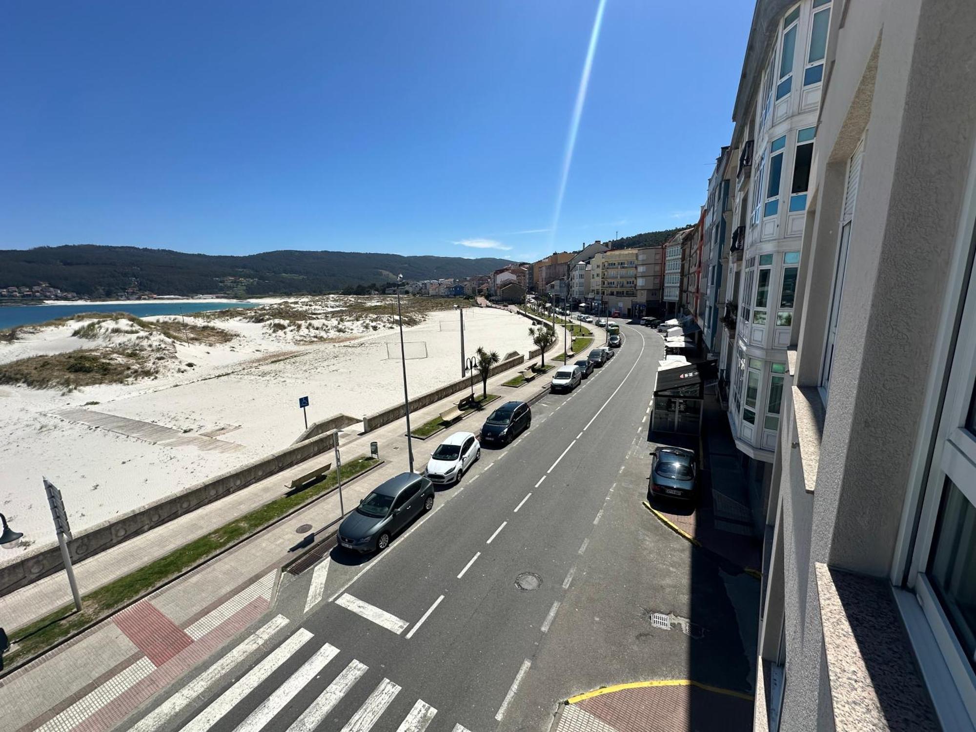 Apartament A Terraza Pequena By Oktheway Laxe Zewnętrze zdjęcie
